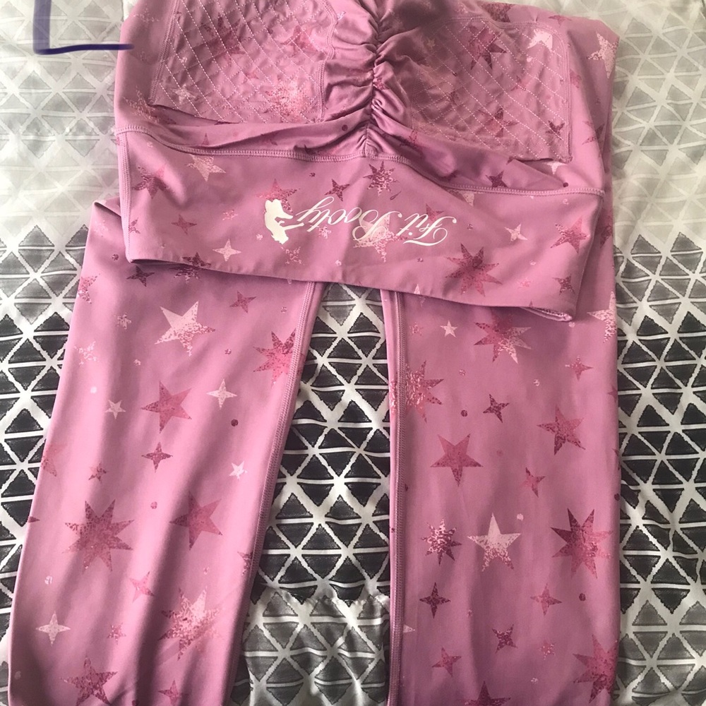 Large fit booty  leggings